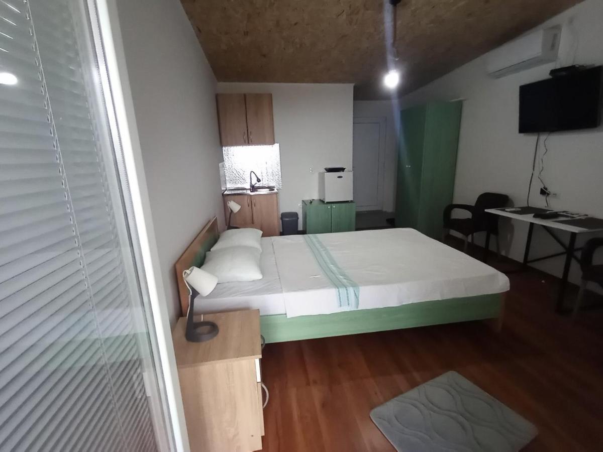 Lakeview Apartments Stojovic Virpazar Luaran gambar