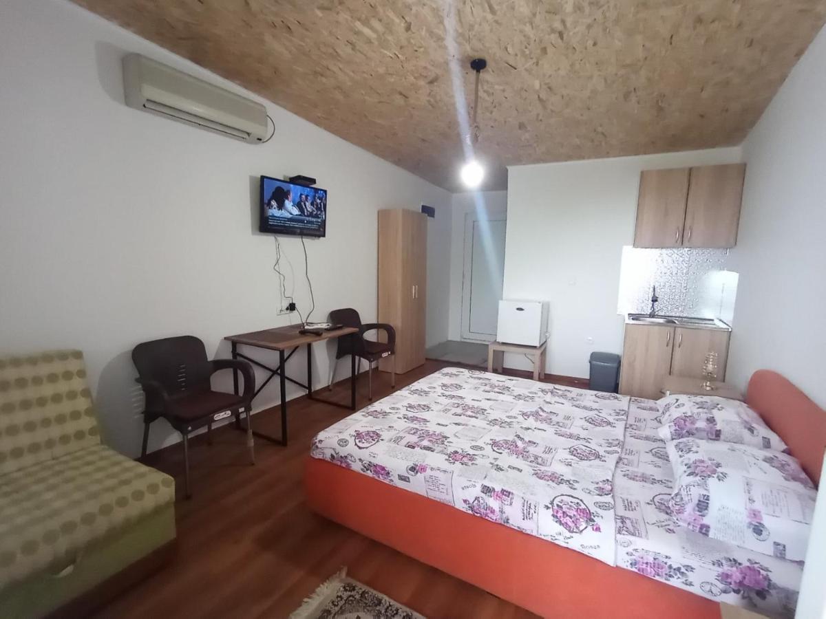 Lakeview Apartments Stojovic Virpazar Luaran gambar