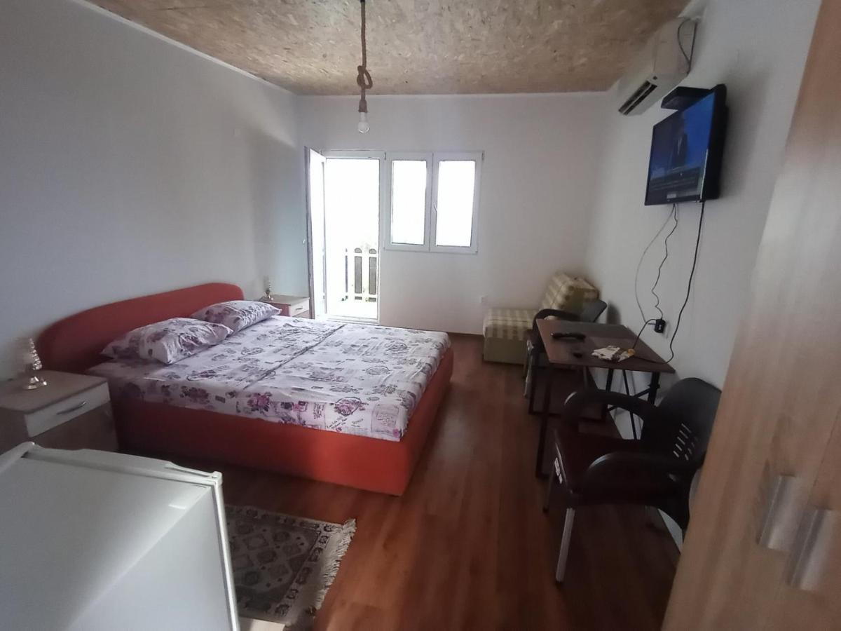 Lakeview Apartments Stojovic Virpazar Luaran gambar